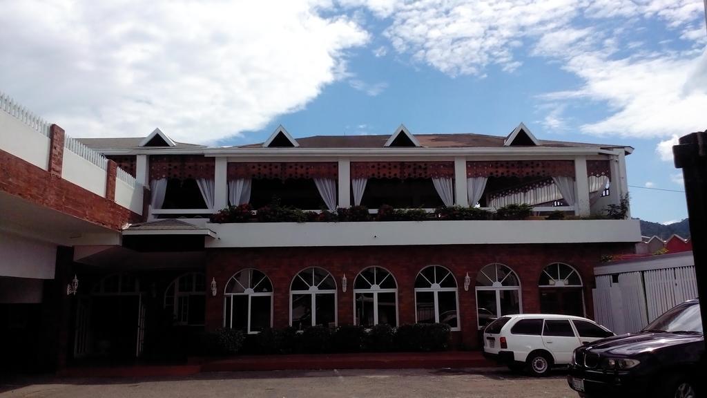 Village Hotel Ocho Rios Ngoại thất bức ảnh